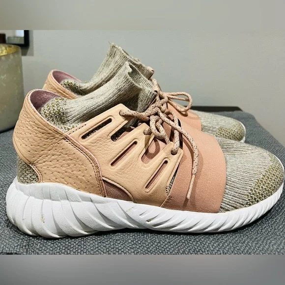 adidas Tubular Doom Primeknit
Pale Nude - Picture 2 of 3